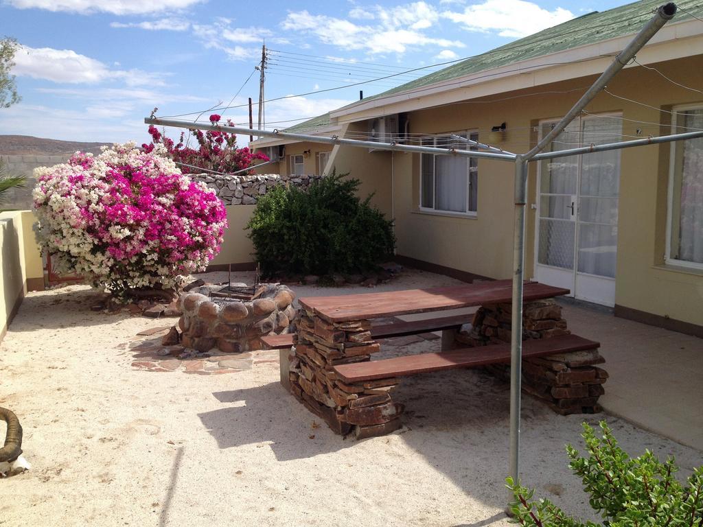 Brandberg Rest Camp Uis Quarto foto